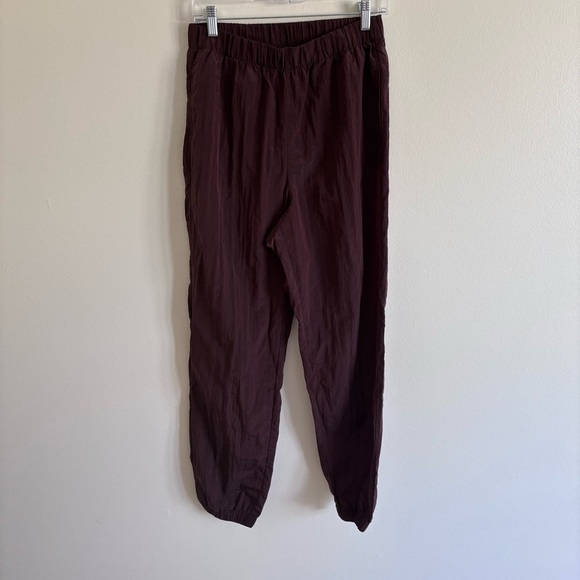 GapFit Lustre Windbreaker Jogger Pants High Rise Medium Brown Noir Quick Dry - Picture 2 of 4